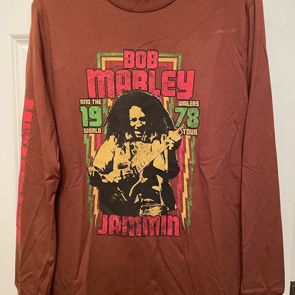 Men’s long sleeve T-shirt